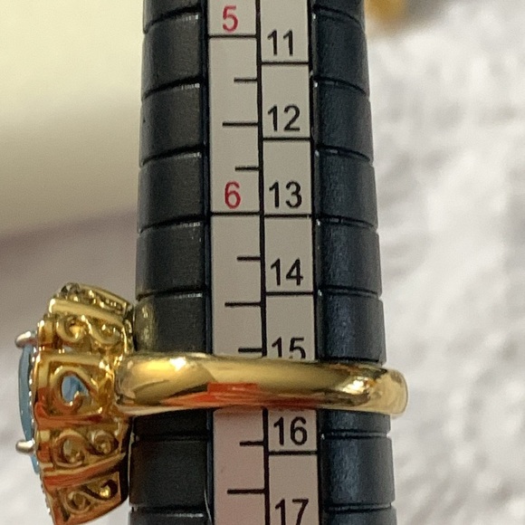 Swiss Blue Topaz Pear Cut White Sapphire Halo Cocktail Ring Size 7 18k over 925 - Picture 11 of 13